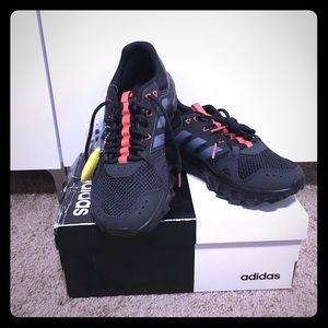 Women’s trail shoes
